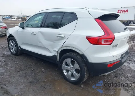 2019 Volvo Xc40 T5 Momentum z USA, uszkodzony, nr VIN YV4162UK6K2140990